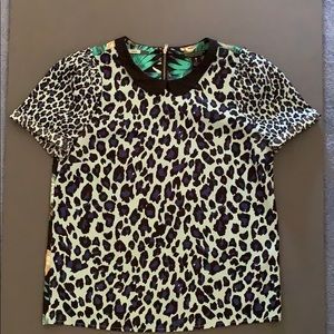 Super cute blouse. Great pattern